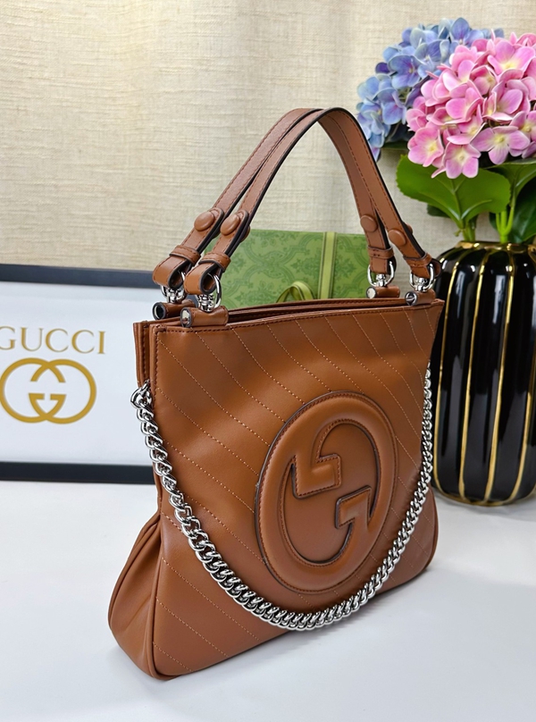 激安グッチバッグコピー背面デザイン